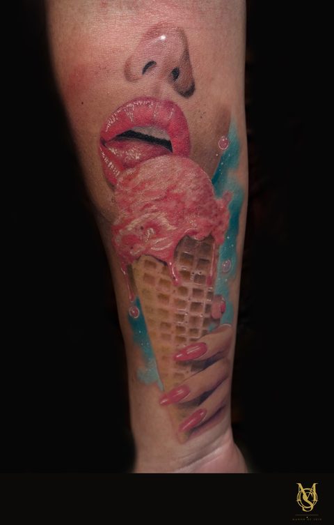 Tatouage réaliste couleur, glace et bouche, avant-bras, par Matilda